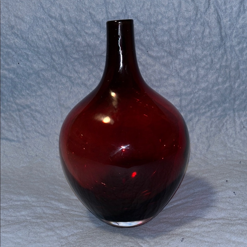 IKEA Salong ruby red glass vase, designed by Johanna Jelinek - Picture 4 of 11